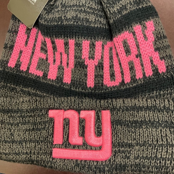 NFL NY Giants '47 Dark Gray Black Pink Cuffed Knit Hat Women’s NWT One Size - Picture 3 of 9